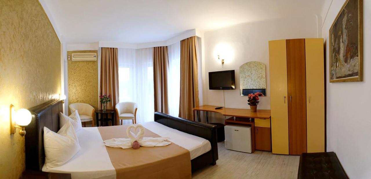 Hotel Albatros Mamaia Exteriör bild