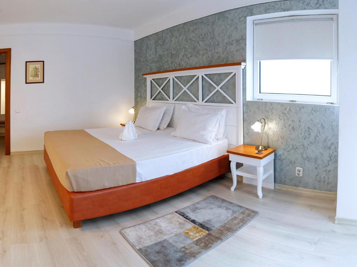 Hotel Albatros Mamaia Exteriör bild