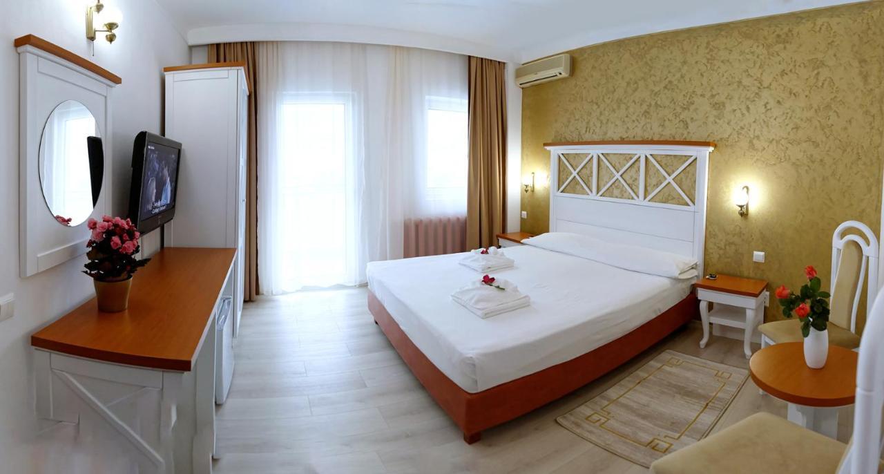 Hotel Albatros Mamaia Exteriör bild