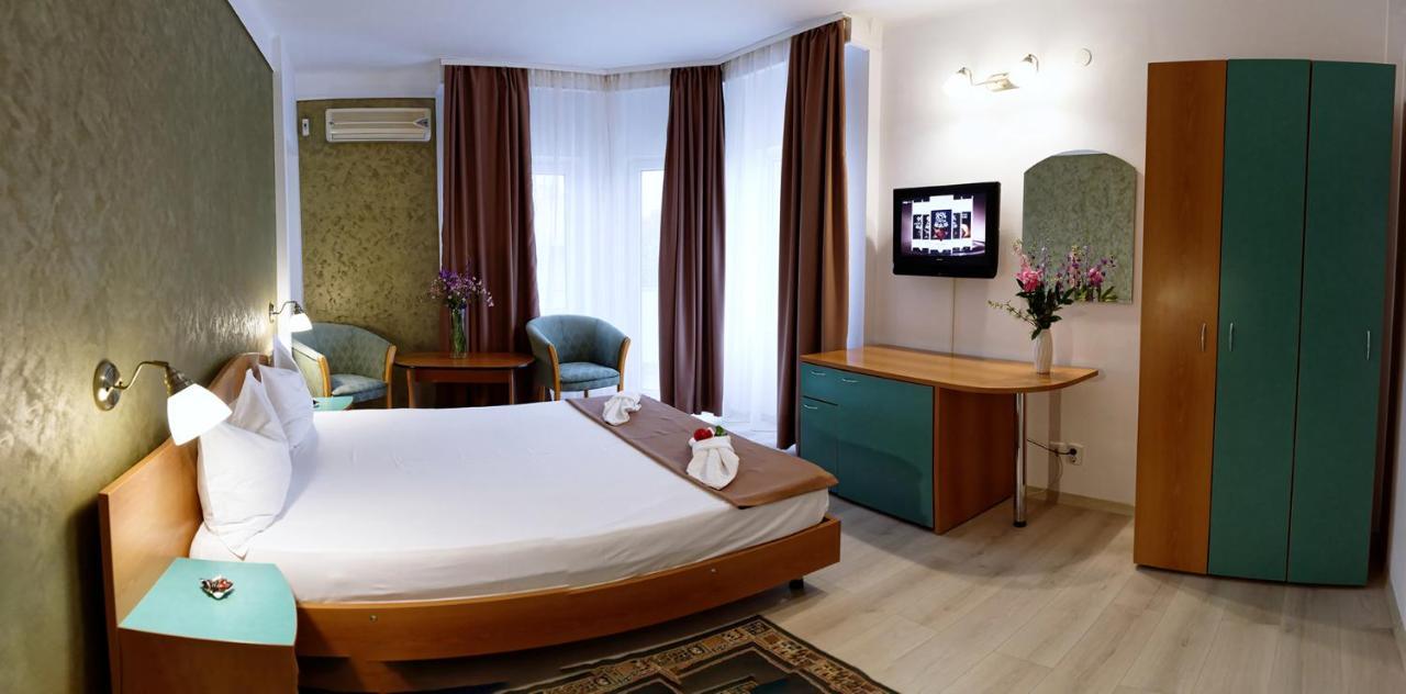 Hotel Albatros Mamaia Exteriör bild