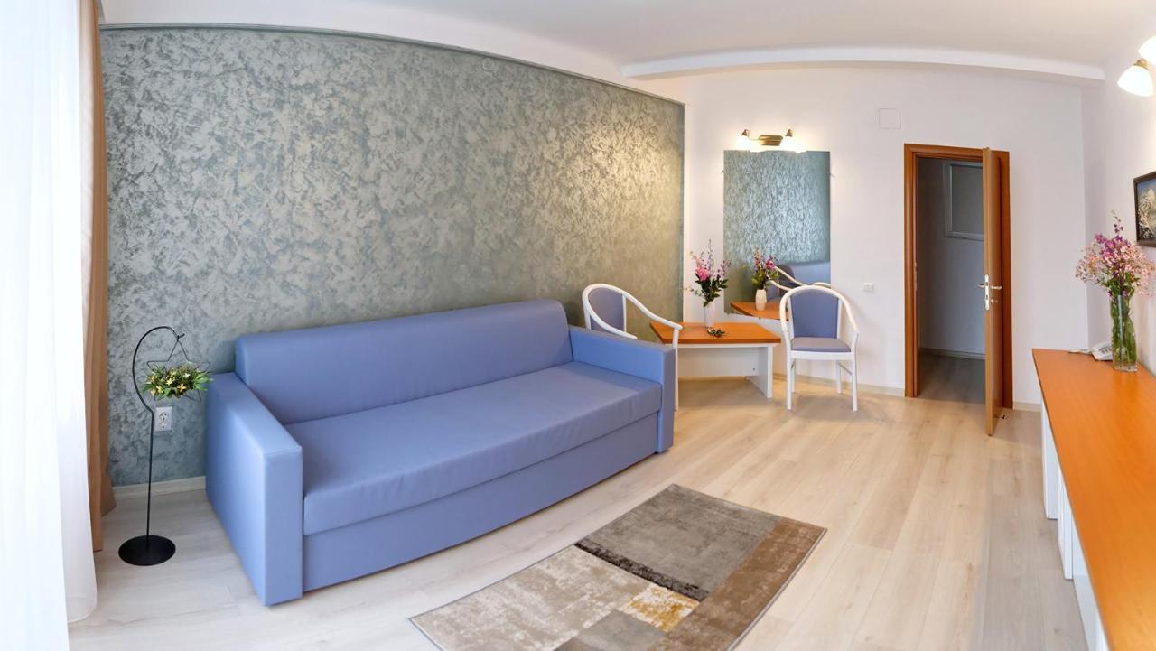 Hotel Albatros Mamaia Exteriör bild