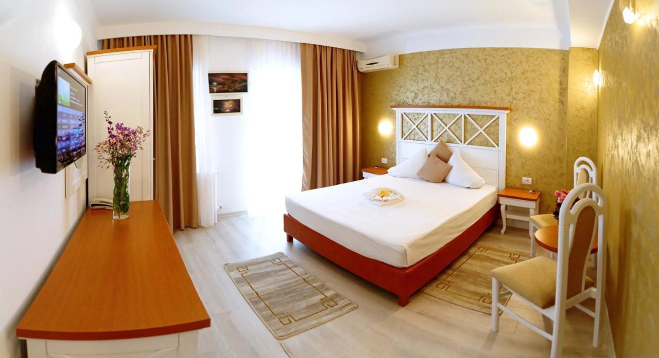 Hotel Albatros Mamaia Exteriör bild