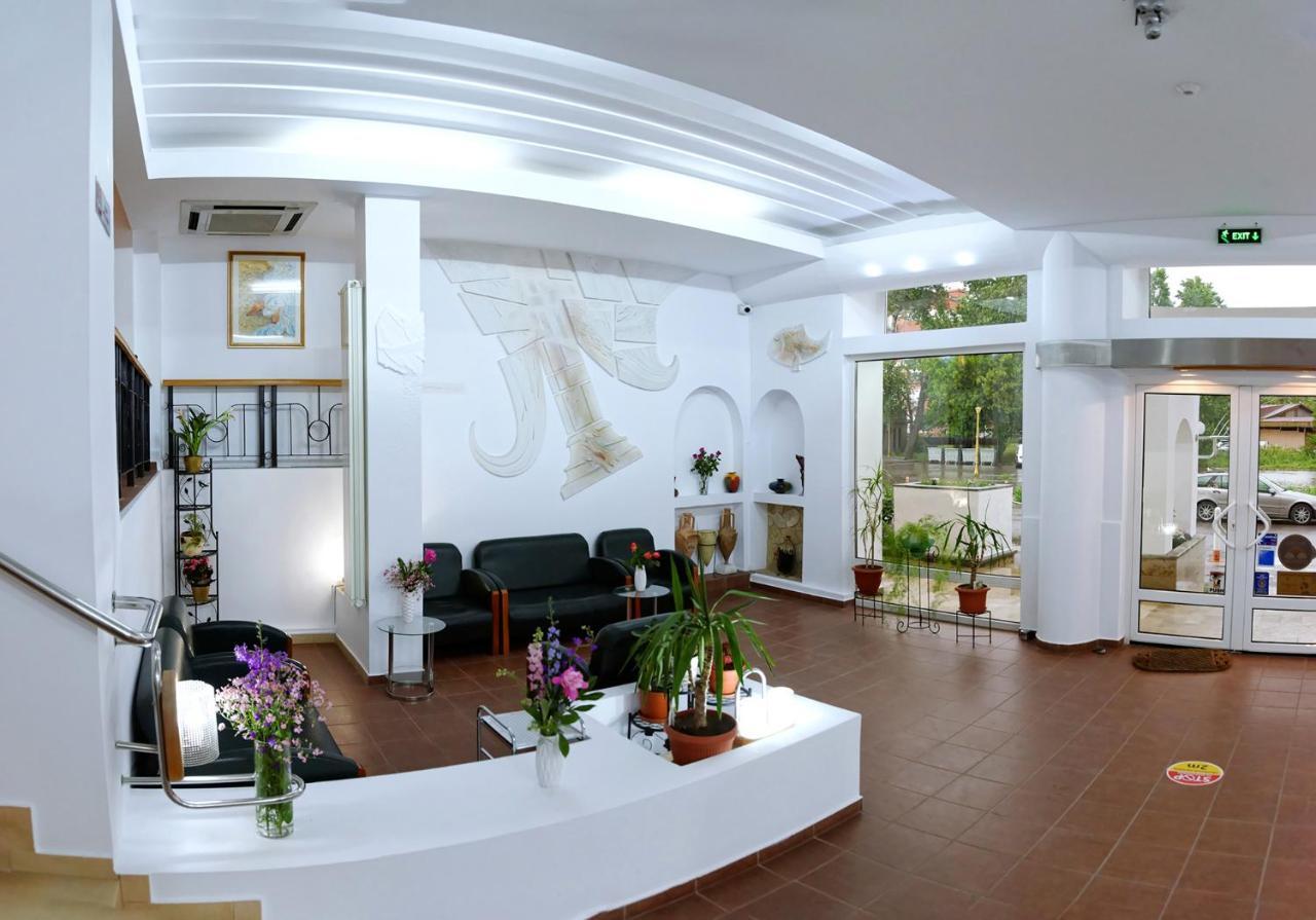 Hotel Albatros Mamaia Exteriör bild