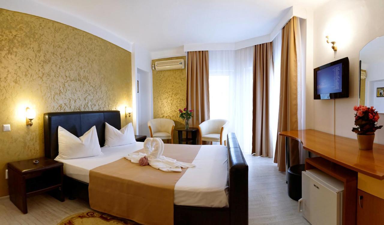 Hotel Albatros Mamaia Exteriör bild