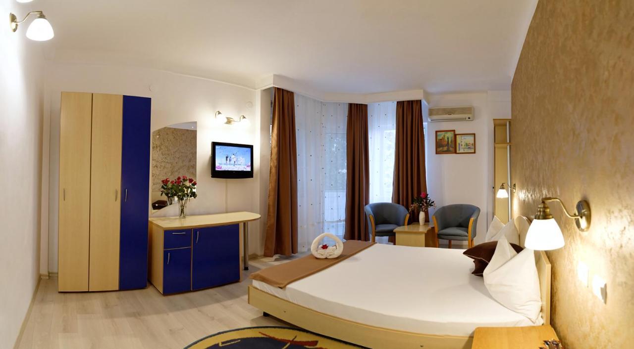 Hotel Albatros Mamaia Exteriör bild