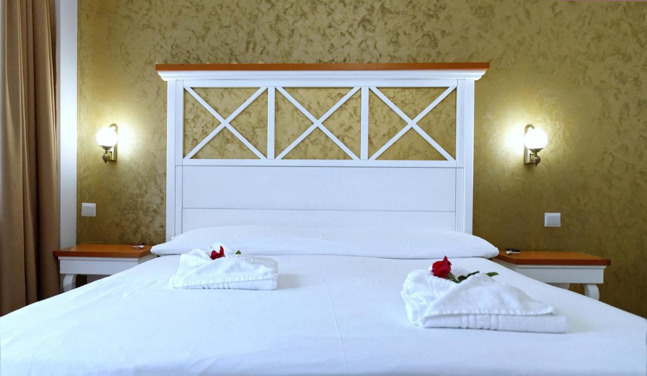 Hotel Albatros Mamaia Exteriör bild