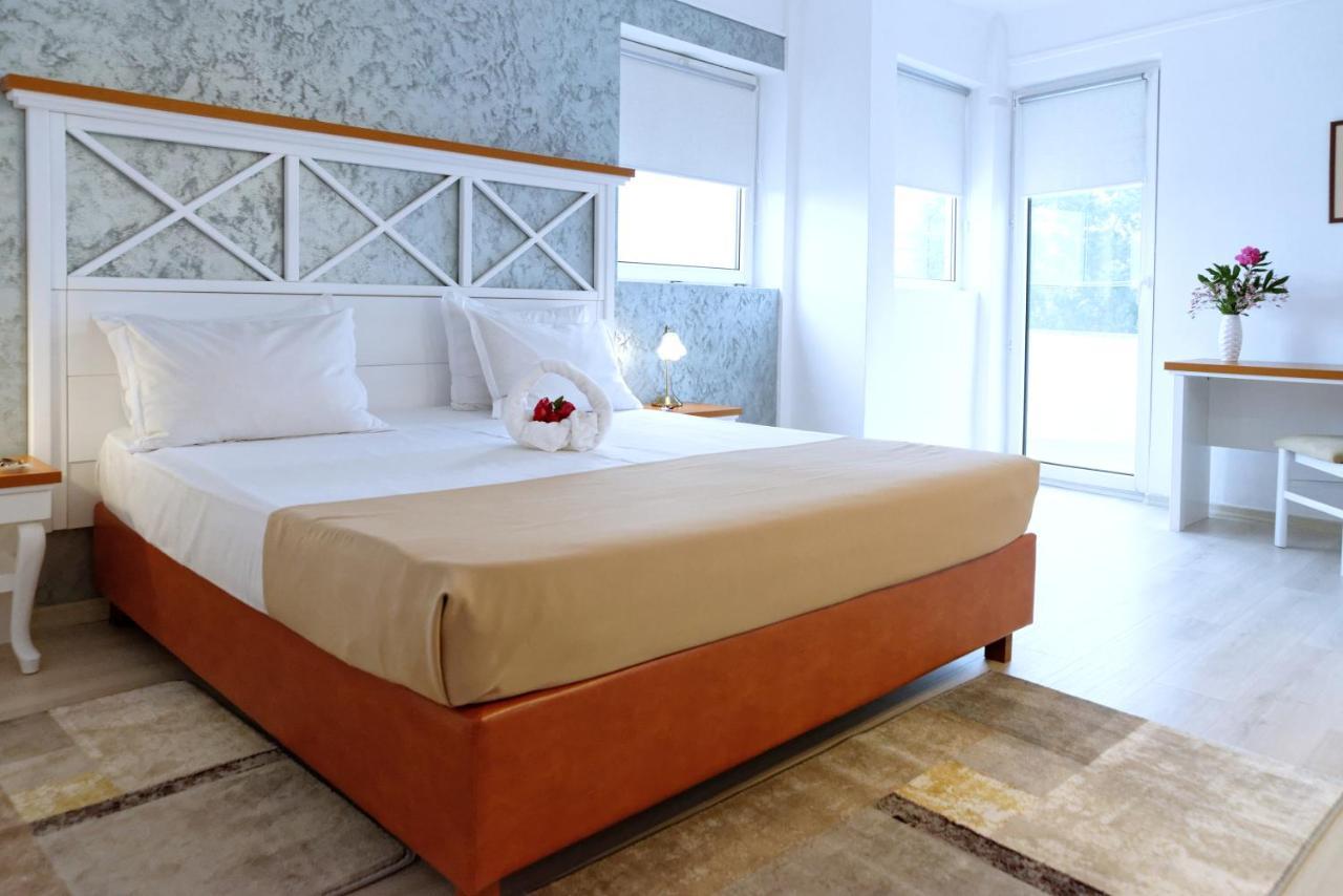 Hotel Albatros Mamaia Exteriör bild