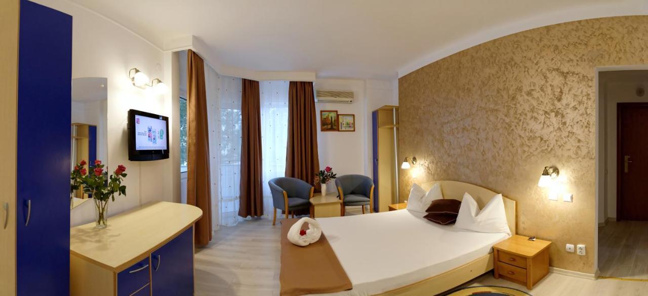 Hotel Albatros Mamaia Exteriör bild