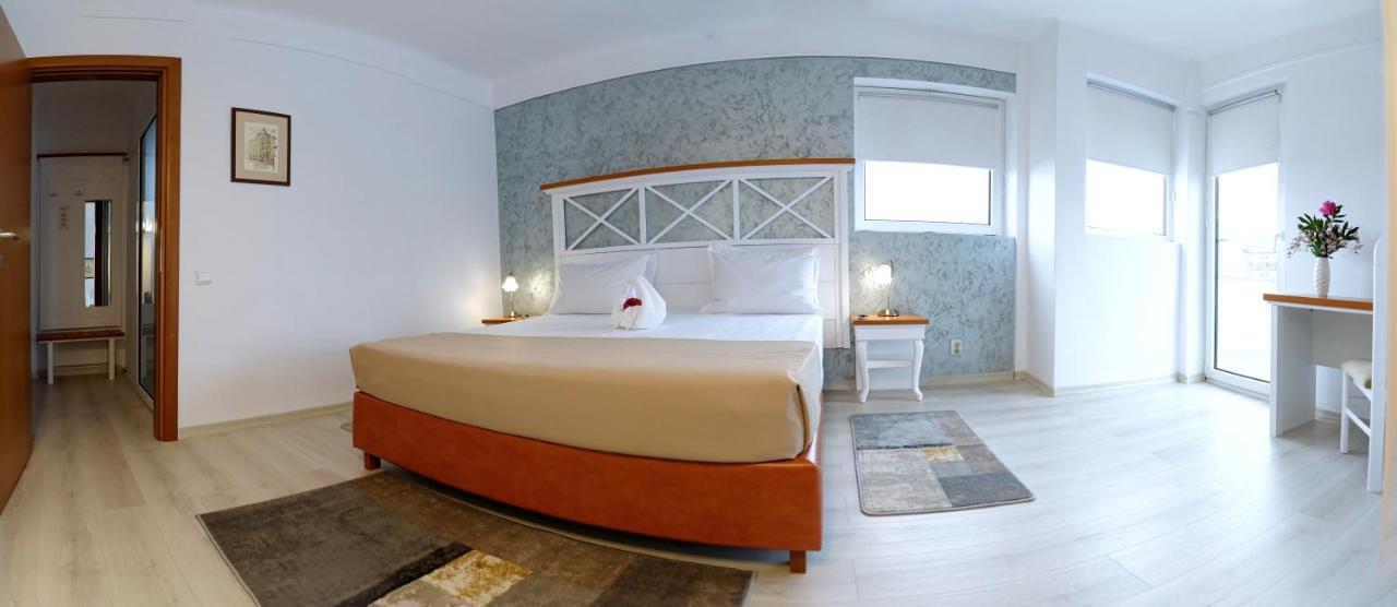 Hotel Albatros Mamaia Exteriör bild
