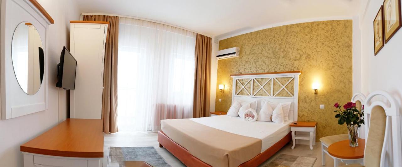 Hotel Albatros Mamaia Exteriör bild