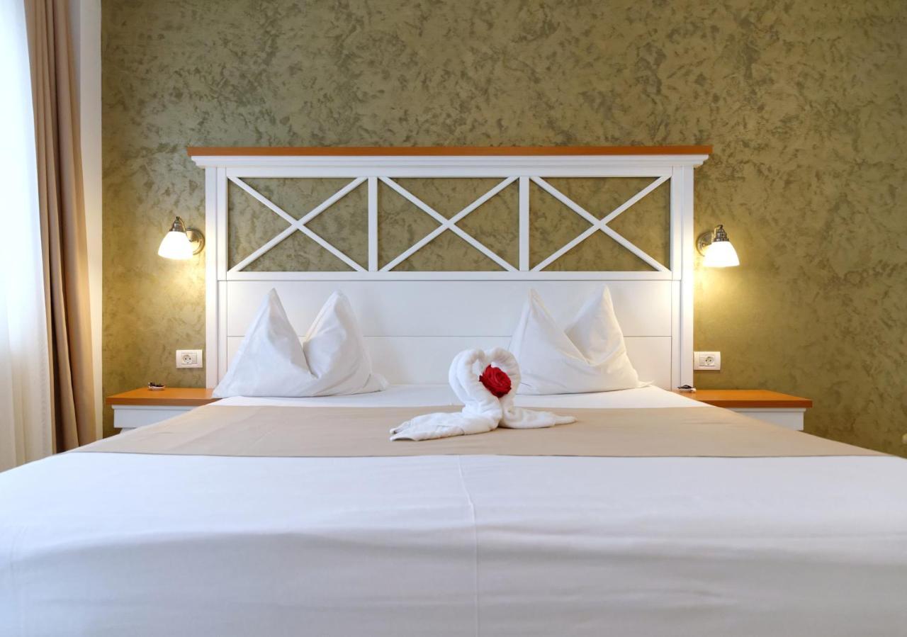 Hotel Albatros Mamaia Exteriör bild