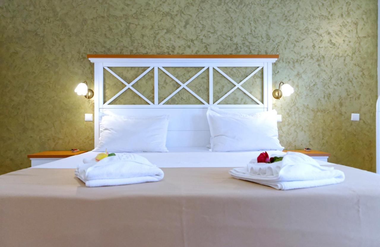 Hotel Albatros Mamaia Exteriör bild