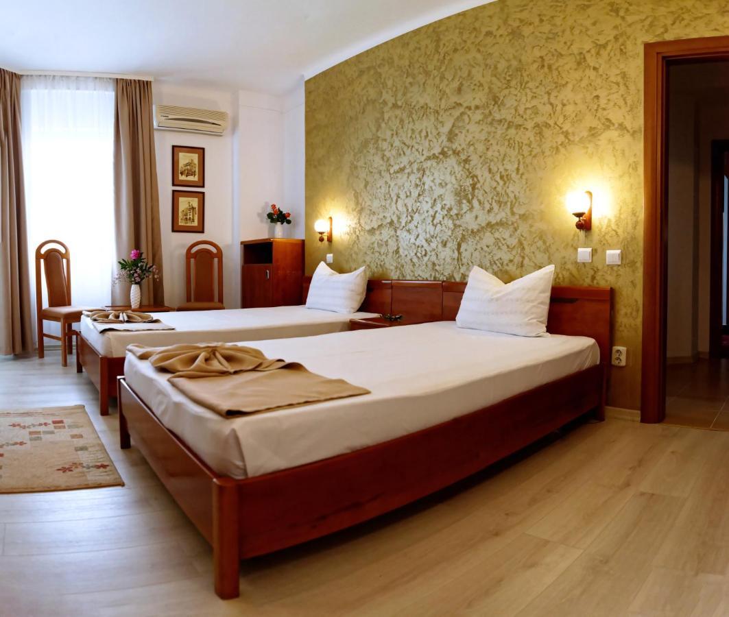 Hotel Albatros Mamaia Exteriör bild