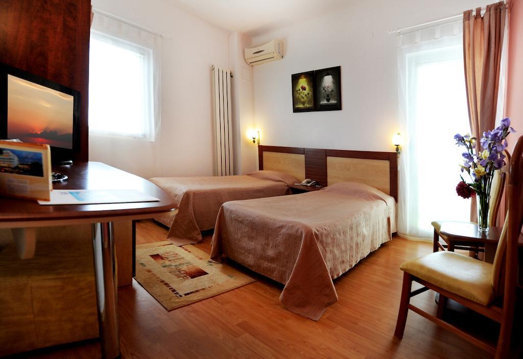 Hotel Albatros Mamaia Rum bild